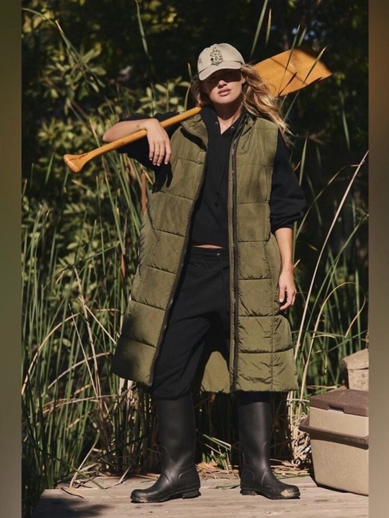 Free People Jackets & Blazers - FREE PEOPLE On The Move Green Puffer Vest